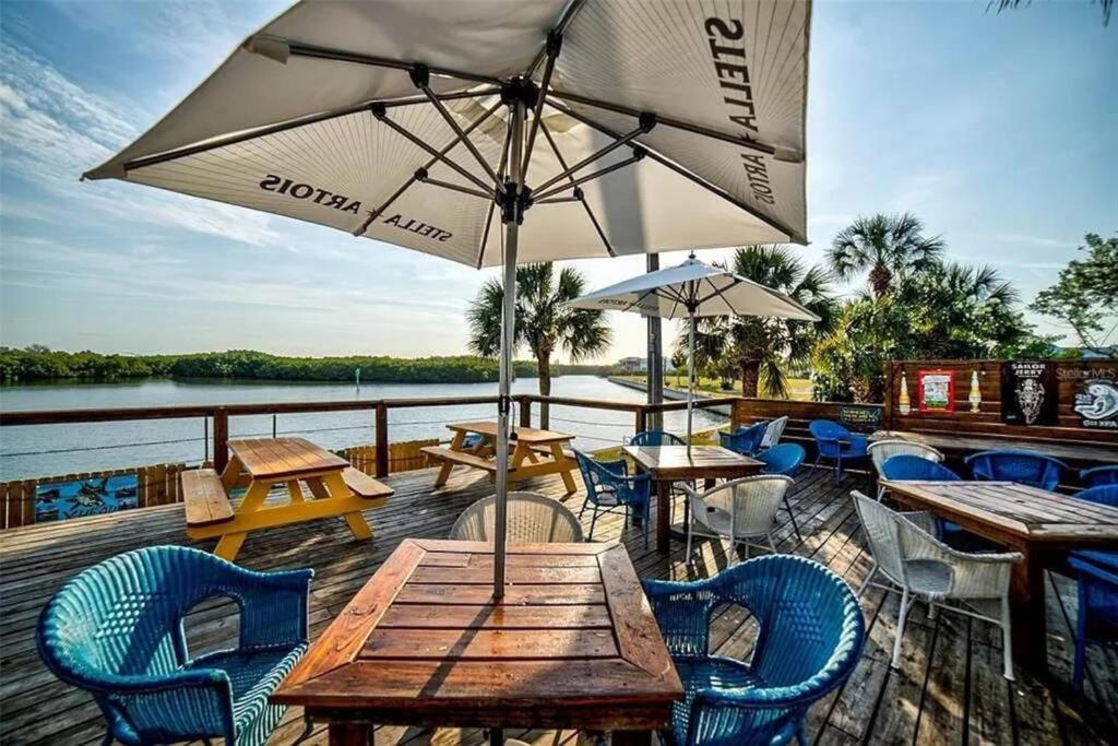 Bay View, Studio206, Beach Steps Away! Pool+Wifi Ruskin Exterior photo