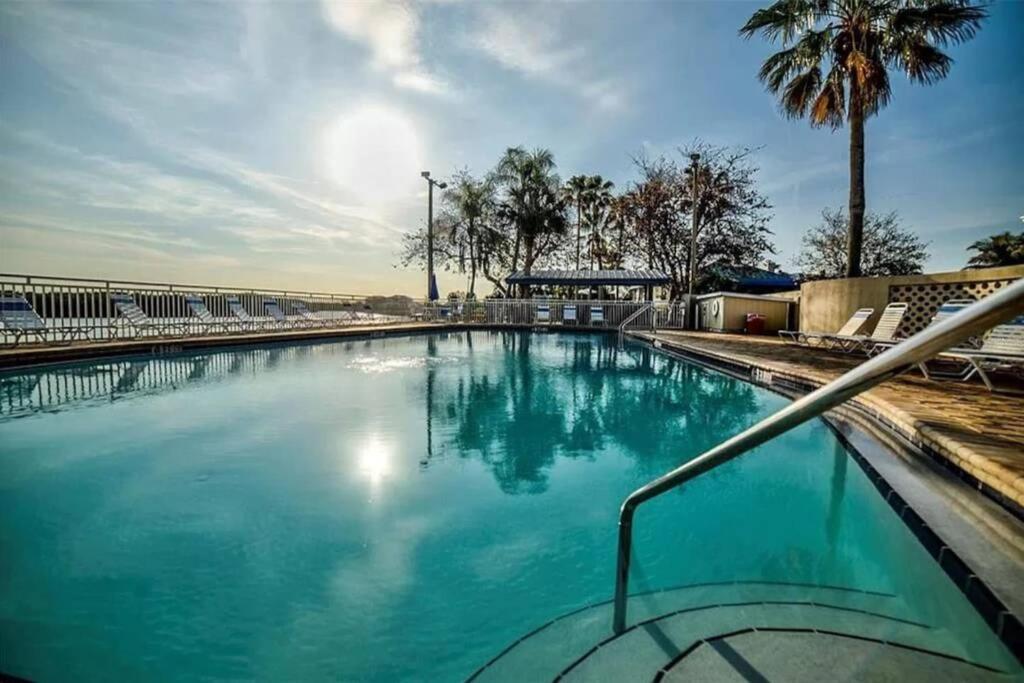 Bay View, Studio206, Beach Steps Away! Pool+Wifi Ruskin Exterior photo