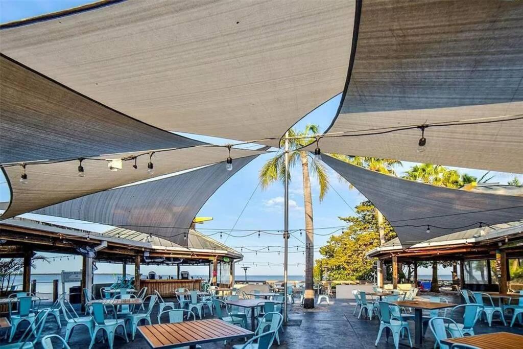 Bay View, Studio206, Beach Steps Away! Pool+Wifi Ruskin Exterior photo