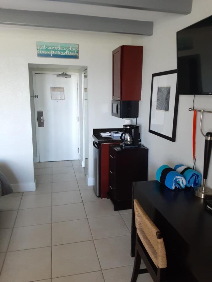 Bay View, Studio206, Beach Steps Away! Pool+Wifi Ruskin Exterior photo