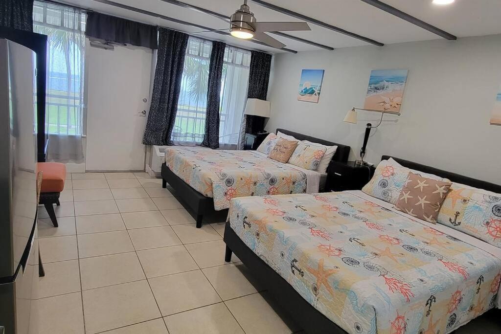 Bay View, Studio206, Beach Steps Away! Pool+Wifi Ruskin Exterior photo